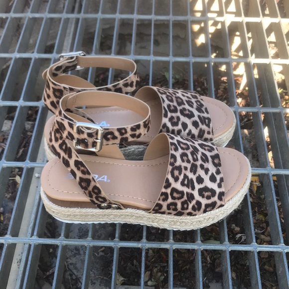 Leopard sandal FLATFORMS INSTOCK NOW - Picture 2 of 4